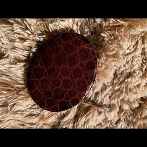 Vintage Gator powder container